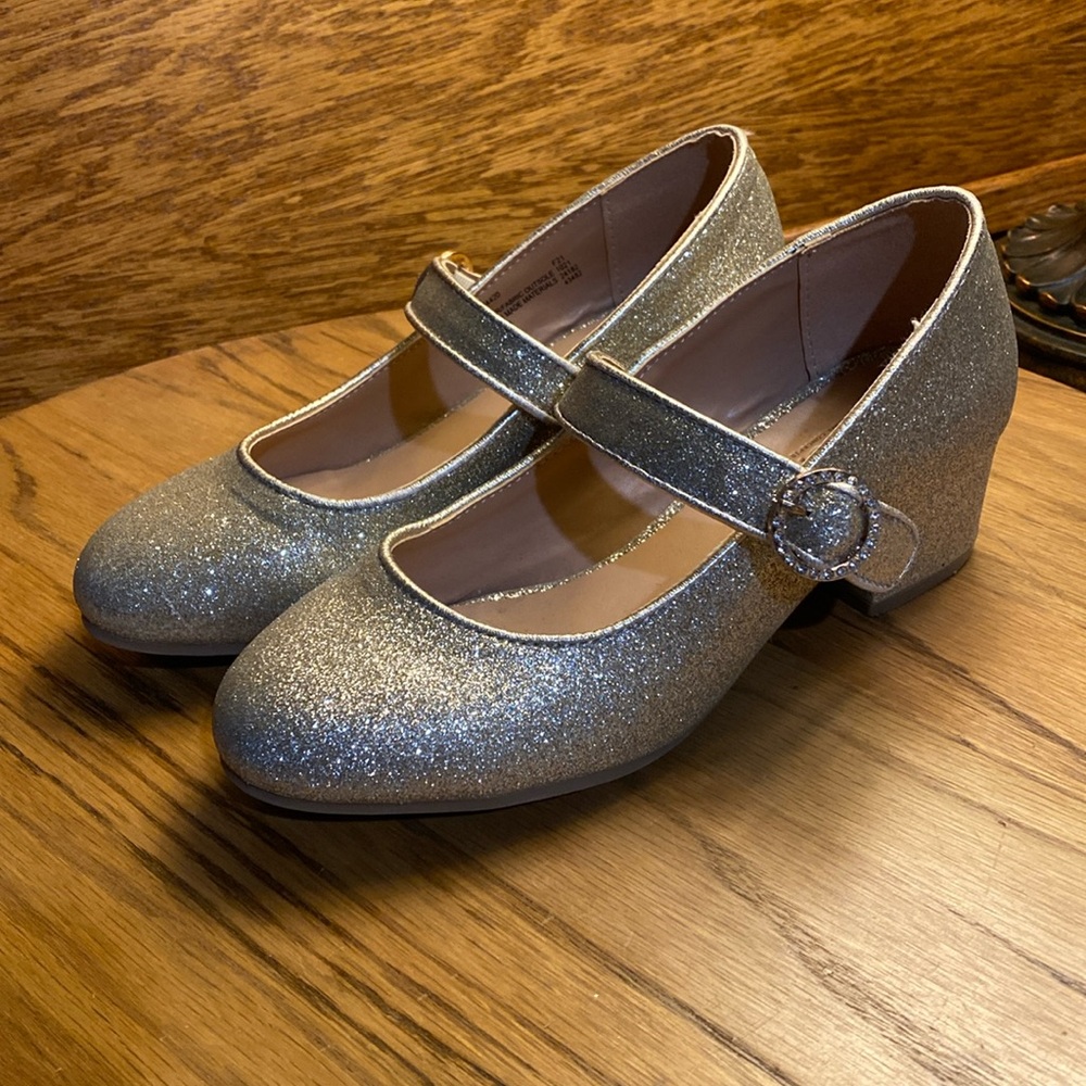INC Jade Mary Jane Shoes  Toddler Girls Size 11  Gold Glitter Dress Shoes